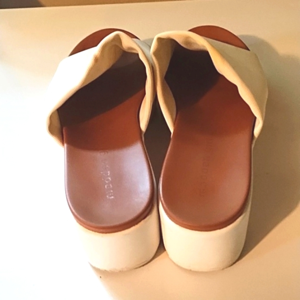 Madden Girl Cream and Brown Slide Sandals Good Condition Size 8. - Picture 3 of 8